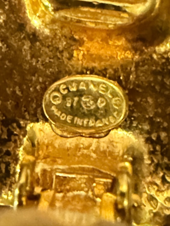 CHANEL 97 Gold Hoop Gripoix Drop Earrings with Green and Light Blue Gripox - Picture 6 of 8